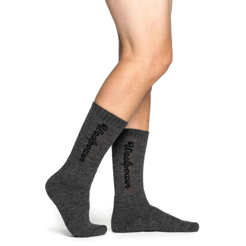 Woolpower Chaussettes Merino Logo Classique 400 - Gris 4 Woolpower Chaussettes Merino Logo Classique 400 - Gris – Image 2